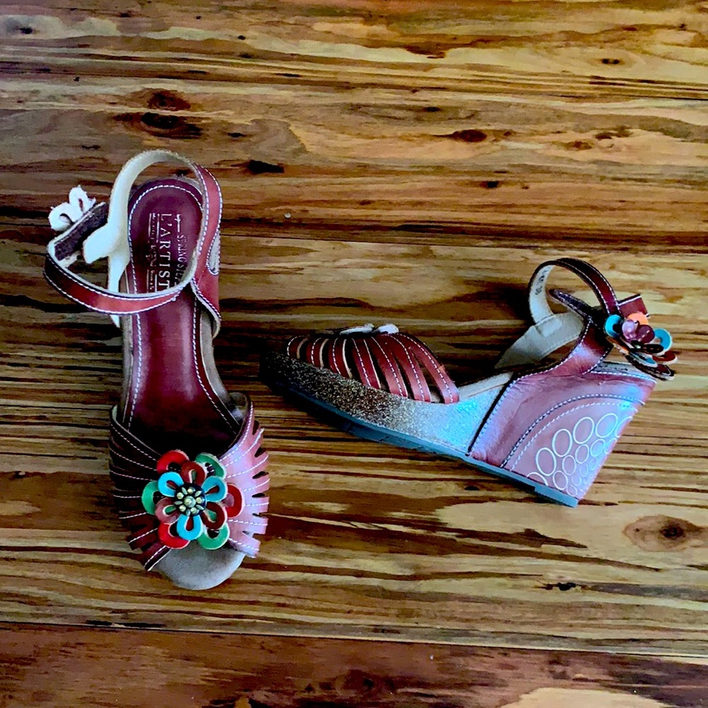 7  1/2 beautiful leather well made worn once.